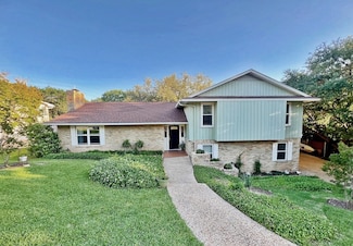 1016 Cardinal Dr, Woodway, TX 76712