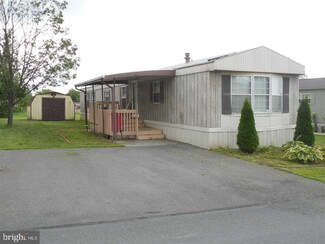 19 Salem Manor Ct, Selinsgrove, PA 17870