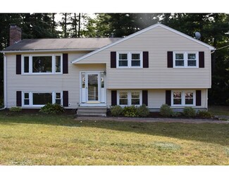 33 Maplewood Dr, Townsend, MA 01469