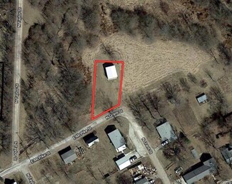 413 E McPike St, Vandalia, MO 63382