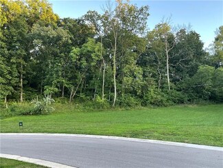 16408 W Loch Lloyd Pkwy, Belton, MO 64012