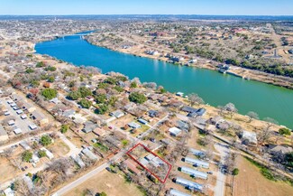 916 McDonald Dr, Marble Falls, TX 78654