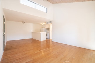 8601 International Ave Unit 228, Canoga Park, CA 91304