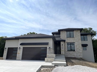 N66W21223 Sagebrush Dr, Menomonee Falls, WI 53051
