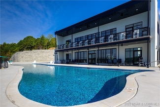 100 Blue Heron Hill Ln Unit 110, Lake Ozark, MO 65049
