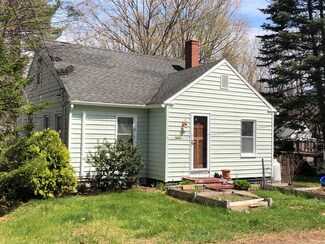 19 George St, Kittery, ME 03904