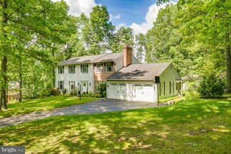 691 Valleyview Dr, Boiling Springs, PA 17007
