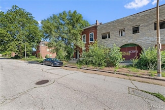 2743 Madison St, Saint Louis, MO 63106