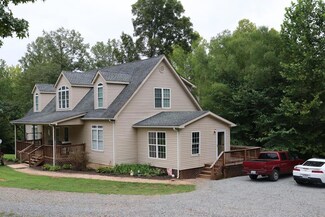 290 White St, Drakes Branch, VA 23937