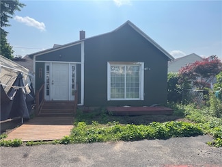 604 Grant St, East Rochester, NY 14445