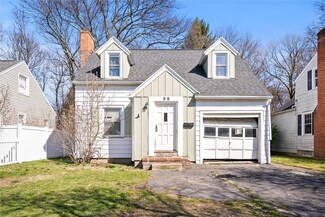 99 Stonecliff Dr, Rochester, NY 14616