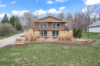 1050 NE 52nd Ave, Des Moines, IA 50313