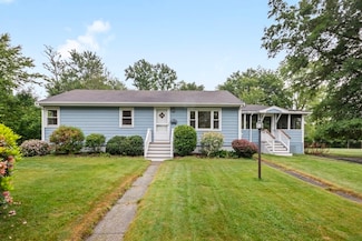 19 Chase St, Taunton, MA 02780