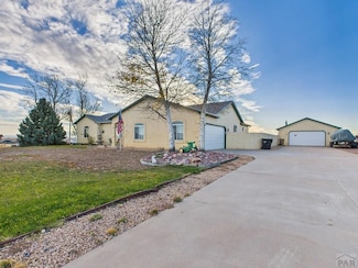 1253 N Stratton Dr, Pueblo, CO 81007