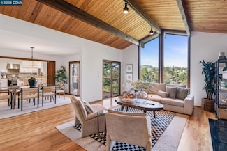 128 Ardith Dr, Orinda, CA 94563