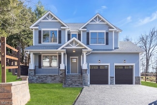 8 Church St, Stockton, NJ 08559