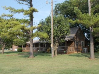 406 406 4th St, Addington, OK 73520