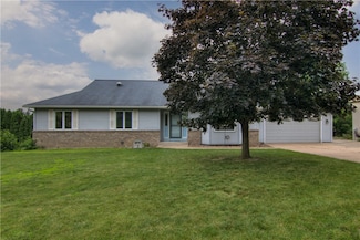1634 Nicholas Dr, Eau Claire, WI 54703
