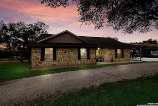417 County Road 2471, Hondo, TX 78861