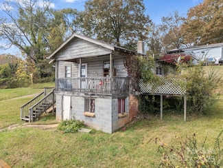 27 Lamb Ave, Asheville, NC 28806