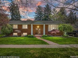 21838 van K Dr, Grosse Pointe Woods, MI 48236