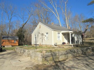 808 W Ralston Dr, Bloomington, IN 47403