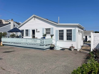 228 Bristol St, Seabrook, NH 03874