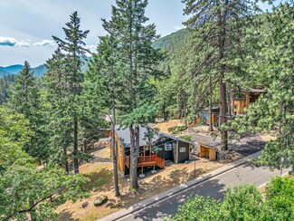 220 Nutley St, Ashland, OR 97520