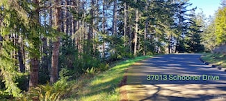 37013 Schooner Dr, Sea Ranch, CA 95480