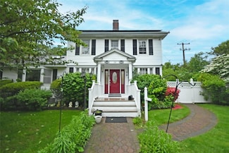 118 Grant Ave, Albertson, NY 11507