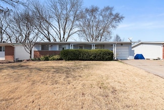 2755 Patterson Rd, Florissant, MO 63031
