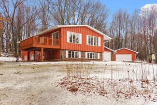 1092 Golden Oaks Dr, Hudson, WI 54016