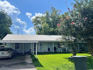 395 Clemmons St, Beaumont, TX 77707