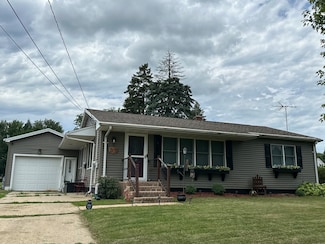 203 Ash Ave, Morrison, IL 61270