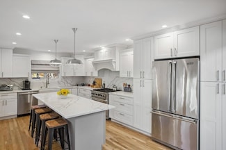 18 Park Cir, Quogue, NY 11959