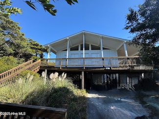 102 Lawrence St, Emerald Isle, NC 28594