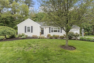 11 Williams Rd, Lynnfield, MA 01940