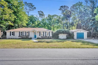225 N Phippen Ave, Deland, FL 32724