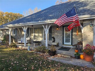 3408 NW Oakcrest Dr, Kansas City, MO 64151