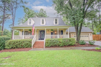 215 W Hedgelawn Way, Southern Pines, NC 28387