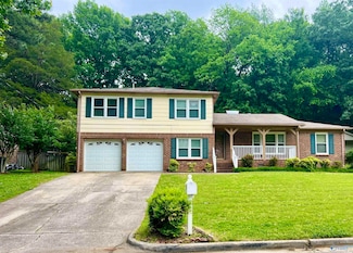 11207 Suncrest Dr SE, Huntsville, AL 35803