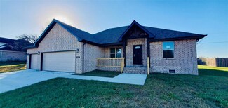 2210 Cherry Blossom Cir, Lebanon, MO 65536