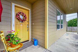 1120 NW Spring St Unit J, Newport, OR 97365