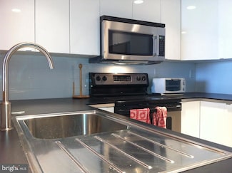 2001 Hamilton St Unit 1827, Philadelphia, PA 19130