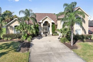 6271 Eastover Dr, New Orleans, LA 70128