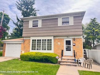 3 Locust Ave, Staten Island, NY 10306