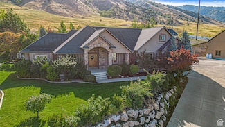 40 Eagle Nest Cir, Providence, UT 84332