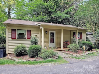 218 Davis Dr, Morganton, NC 28655