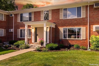 24111 Meridian Rd Unit 116, Grosse Ile, MI 48138
