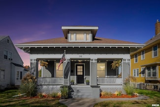 1118 W 15th St, Davenport, IA 52804